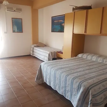 Apartment Casa Vacanza Delfino Bianco *